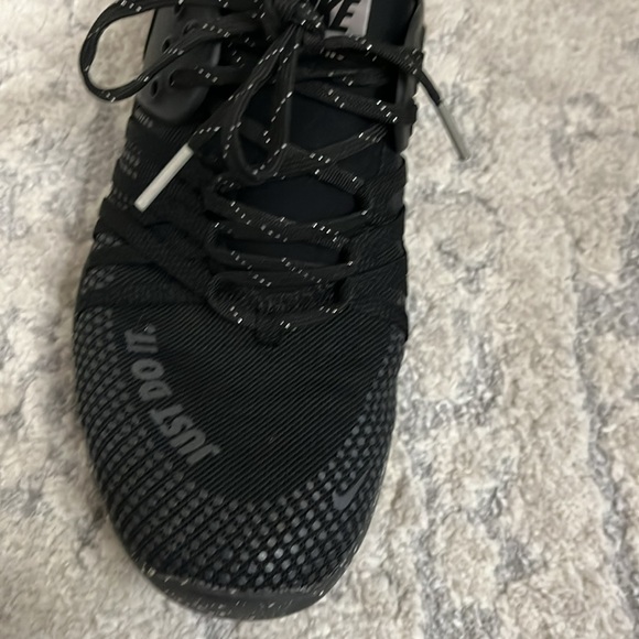 Nike Free TR 7 Selfie Training lace up sneakers black chrome Size 6.5 - Picture 7 of 17